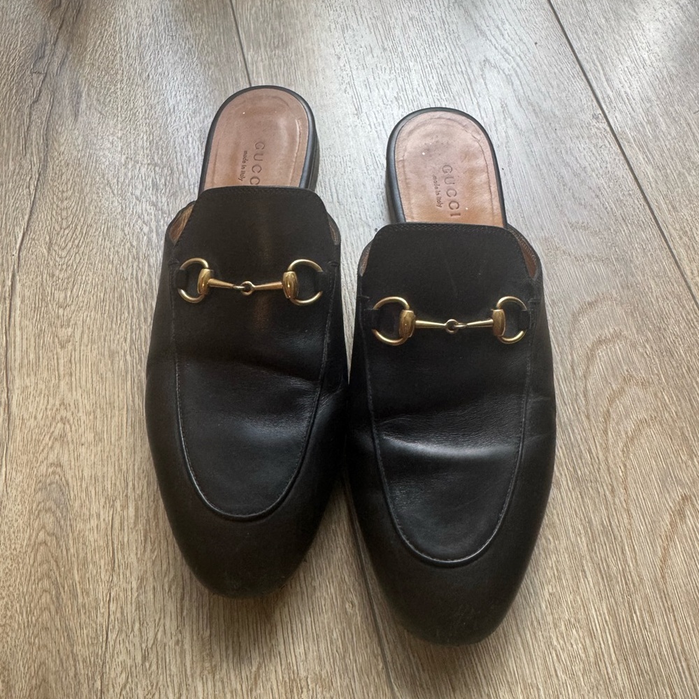 Gucci Black Leather Slip-Ons with Gold Detailing - Picture 3 of 3
